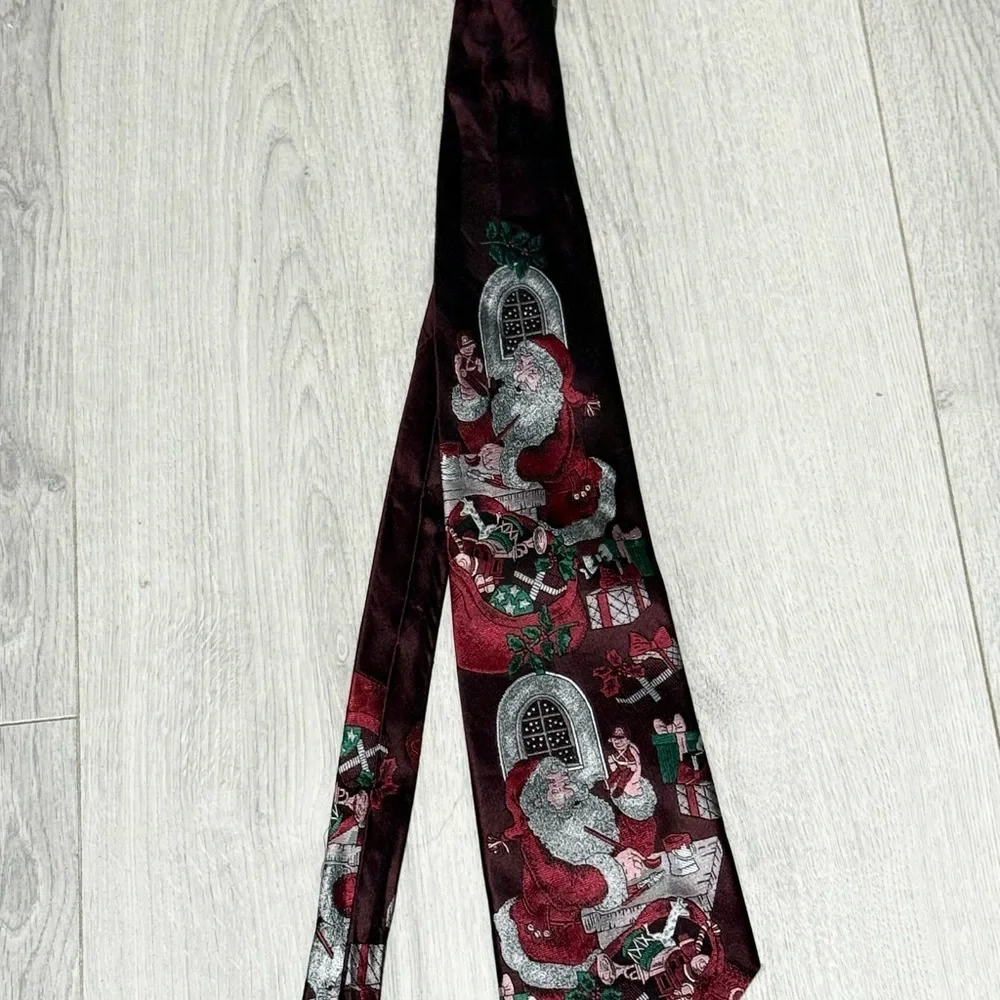 Hallmark‎ Santa Christmas Tie